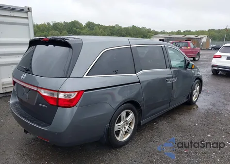 2013 Honda Odyssey Touring/Touring Elite z USA, uszkodzony, nr VIN 5FNRL5H9XDB056100